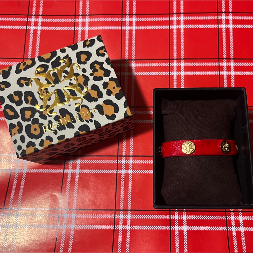 Rustic Cuff. Meagan Bracelet In Red Leather Calfskin With Gold Logo